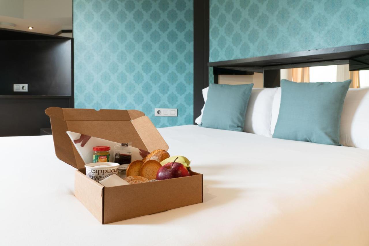 Hotel Punt 14 Gavà Екстериор снимка