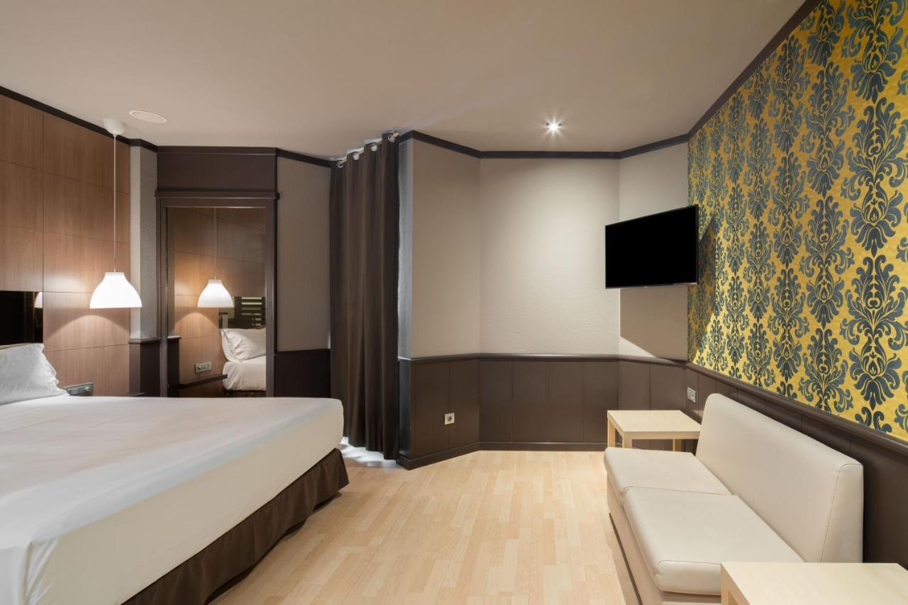 Hotel Punt 14 Gavà Екстериор снимка